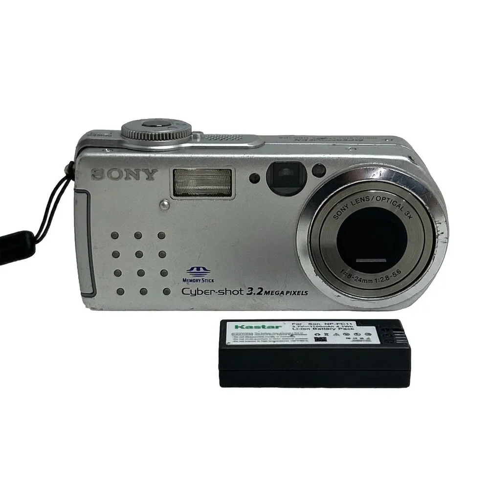 Sony Cyber-shot DSC-P5 3.2MP Digital Camera Silver With Battery no charger PARTS